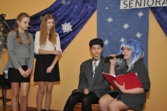 Wieczór Seniora z KGW Książ Wielki - występ uczniów miejscowej Szkoły Podstawowej - miechowski.pl - fot. K. Capiga