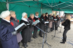 Wigilia w Miechowie - chór seniorów - miechowski.pl - fot. K. Capiga