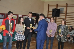 Laureaci konkursu Ziemia Miechowska... z wicestarostą Jerzym Pułka - miechowski.pl - fot. K. Capiga