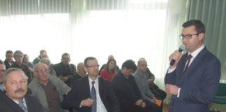 Przebieg nowej „Siódemki” budzi emocje Burmistrz Dariusz Marczewski wita przybyłych gości