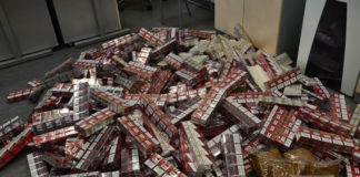 Policjanci przejęli papierosy bez akcyzy Skonfiskowane papierosy przez miechowską policję