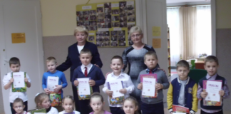 Tydzień Bibliotek – pasowanie na czytelnika Nowi czytelnicy biblioteki