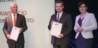 Gołcza „Perłą Samorządu 2016” Wójt Lesław Blacha odbiera gratulacje i wyróżnienie