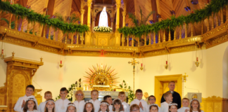 Dzieci komunijne w Zakopanem Trzecioklasiści z Ksiaża Wielkiego w Sanktuarium na Krzeptówkach