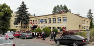 100 lat Liceum Ogólnokształcącego ABsolwenci LO tłumnie stawili się na jubileuszowym zjeździe - fot. K. Capiga