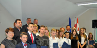 Najlepsi uczniowie nagrodzeni przez wójta Najlepsi uczniowie w gminie Gołcza i ich rodzice