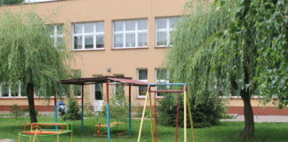 Plac zabaw z Budżetu Obywatelskiego Niedługo plac zabaw zmieni swoje oblicze - miechowski.pl