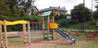Nowy plac zabaw w Kalinie Wielkiej Nowy plac zabaw na boisku w Kalinie Wielkiej - miechowski.pl