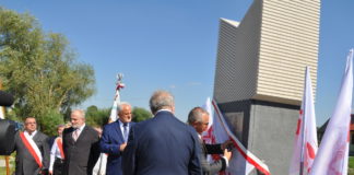 Pomnik twórców „Biuletynu Małopolskiego” Odsłonięcie pomnika w Swojczanach - miechowski.pl - fot. K. Capiga