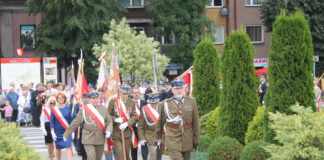 Święto Wojska Polskiego Uroczystość prowadził Władysław Mastrzykowski - miechowski.pl