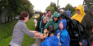 Deszcz powitał przemyskich pielgrzymów
