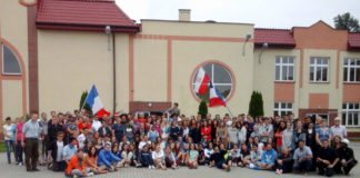 Pielgrzymi z Francji w Dziaduszycach Pielgrzymi z Diecezji Avigno we Francji w Dziaduszycach - miechowski.pl