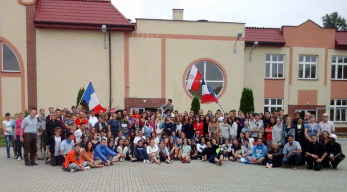 Pielgrzymi z Diecezji Avigno we Francji w Dziaduszycach - miechowski.pl