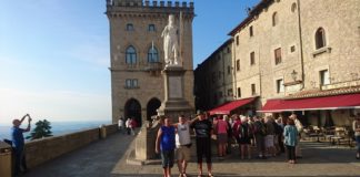 Ekipa „Poldostrzały” zwiedziła San Marino i mknie dalej na południe Ekipa "Poldostrzały" w San Marino - miechowski.pl