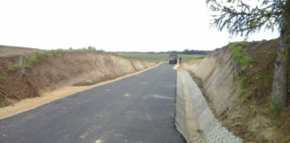 Przebudowa drogi dojazdowej do pól w Rzemiędzicach