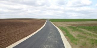 1100 m przebudowanej drogi w Jazdowicach Przebudowana droga w Jazdowicach - miechowski.pl