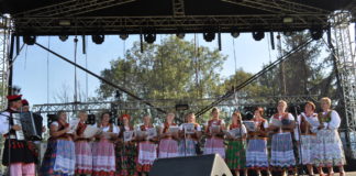 Przyśpiewki z Kapuścianej Stolicy Polski Reprezentacja Kapuścianej Stolicy Polski na Dożynkach Powiatowych w Przybysławicach