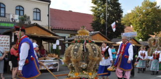 Małopolski folklor na dożynkach w Miechowie