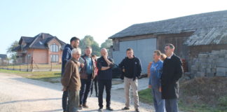 Będzie asfalt z Poradowa na Bukowską Wolę Przekazanie placu budowy - miechowski.pl