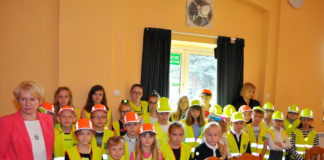 Szkoła w Antolce promuje odblaski Uczniowie SP w Antolce na sesji w Książu Wielkim - miechowski.pl - fot. K. Capiga