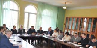 Remonty dróg kamieniem nieefektywne, potrzebny asfalt Październikowa sesja Rady Gminy Kozłów - miechowski.pl