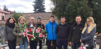 Harcerze odwiedzili groby