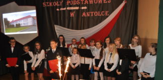 90 lat Szkoły Podstawowej w Antolce 90-lecie Szkoły Podstawowej w Antolce - miechowski.pl - fot. K. Capiga