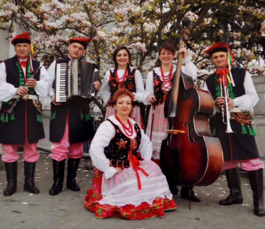 Kapela „Małopolanie” promuje nasz folklor Kapela Ludowa "Małopolanie" - fot. ze zbiorów Kazimierza Lędźwy