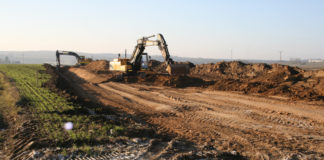 Ruszyła budowa obwodnicy Miechowa Sprzęt ciężki pracuje nad budową obwodnicy Miechowa