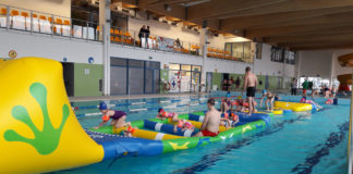 Mikołajkowe szaleństwa zawładnęły pływalnią