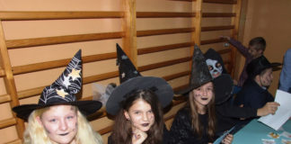 Zabawy Andrzejkowe w janowickiej szkole