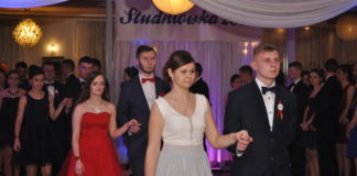 Bal Studniówkowy „Ekonomika” Studniówka 2017 - Zespół Szkół Nr 1 w Miechowie - fot. K. Capiga - miechowski