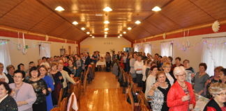 Karnawałowy Dzień Kobiet Tłum Pań na Gminnym Dniu Kobiet w "Kamioneczce" - fot. K. Capiga