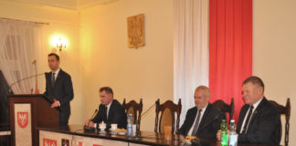 Prezes Kosiniak-Kamysz nawołuje do braterstwa Od lewej: prezes PSL Władysław Kosiniak-Kamysz, wicestarosta Jerzy Pułka, starosta Marian Gamrat, radny wojewódzki Adam Domagała - fot. K. Capiga