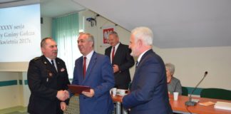 Auto dla OSP, gaz dla gminy