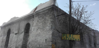 Bożnicę zastąpi biblioteka i dom kultury? Ruina synagogi w Książu Wielkim - fot. K. Capiga