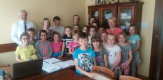 Lekcja samorządności w Urzędzie Gminy w Książu Wielkim