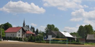 Boisko sportowe w Słaboszowie oddane do użytku Odbiór boiska w Słaboszowie - zdjęcie z 5 czerwca 2017 r.