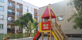 „Muszkieterowie” wybudowali plac zabaw w Miechowie