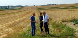 Przekazanie placu budowy dróg dojazdowych do pól