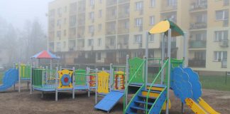 Plac zabaw i siłownia na „Trzydziestce”