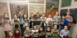 Warsztaty plastyczne w miechowskim BWA