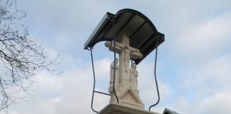 Kapliczka w Brzuchani w odnowionej odsłonie