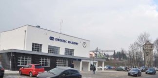 Dworzec PKP w Miechowie otwarty po modernizacji Dworzec Kolejowy w Miechowie w odnowionej odsłonie - fot. K. Capiga