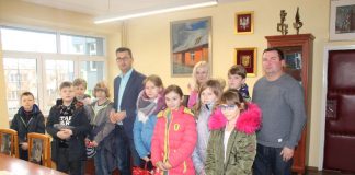 Koło Młodych Przyrodników z „Jedynki” w Urzędzie Gminy i Miasta