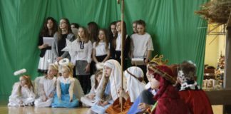Spotkanie wigilijne w Dziaduszycach Występ uczniów SP Dziaduszyce