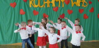 Choinka szkolna w Dziaduszycach