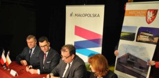 Umowa na rewitalizację miechowskiego Parku podpisana Podpisanie umowy na dotację unijną na rewitalizację Parku Miejskiego w Miechowie