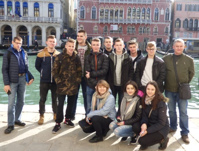 Uczniowie Zespołu Szkół Nr 2 w Miechowie na praktykach we Włoszech w ramach projektu Europejska mobilność – nasza droga do sukcesu zawodowego Erasmus +