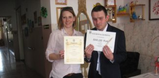 Grzegorz Stachowicz z WTZ Rzędowice laureatem Impresji Poetyckich w Wolbromiu Grzegorz Stachowicz WTZ Rzędowice zdobywcą I miejsca na Małopolskich Impresjach Poetyckich Osób Niepełnosprawnych w Wolbromiu (przyg. Iwona Domagała - po lewej)